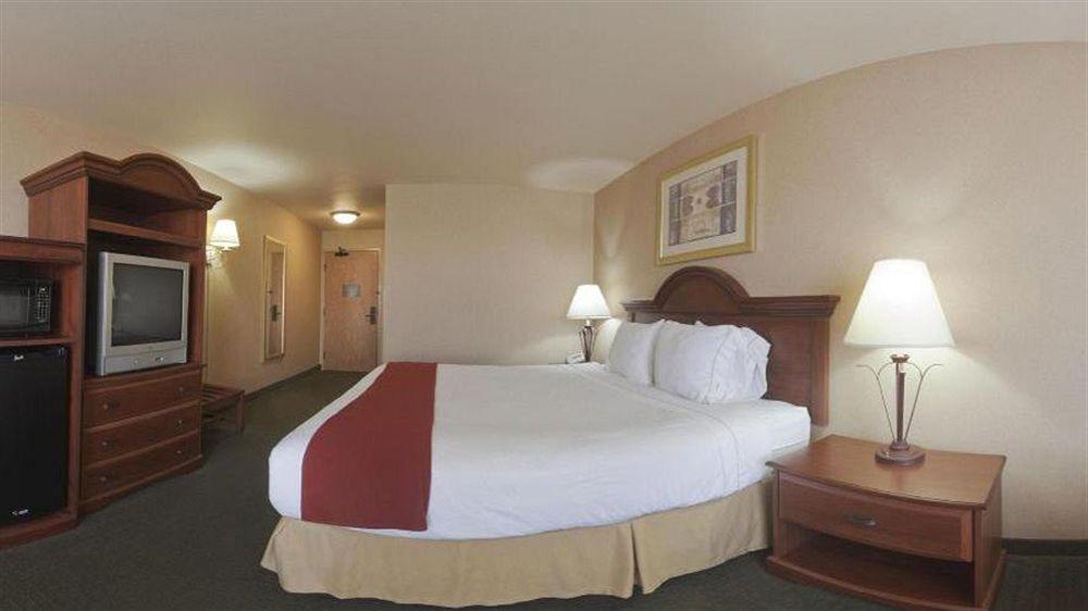 Holiday Inn Express Hotel & Suites Gillette By Ihg Bagian luar foto