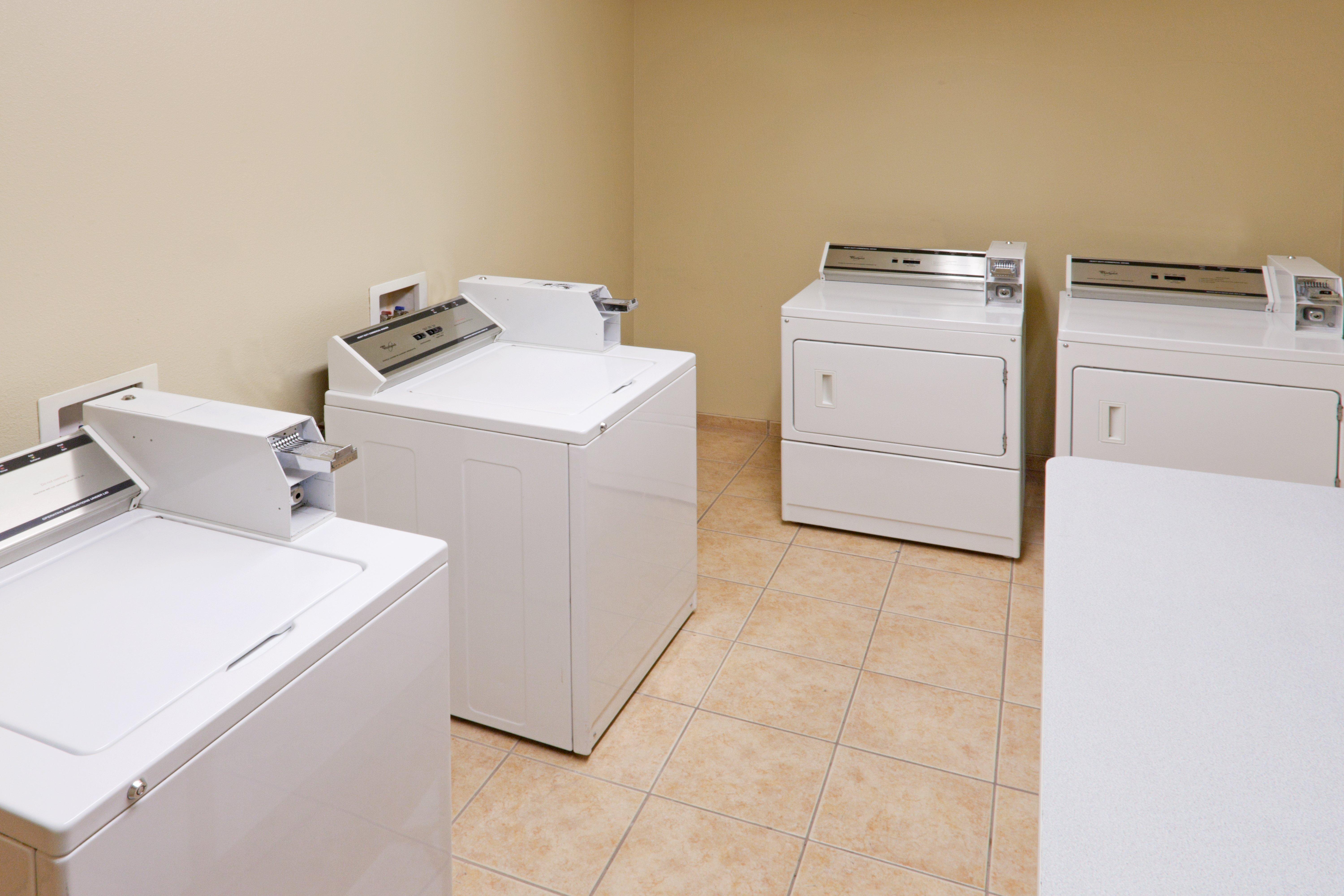 Holiday Inn Express Hotel & Suites Gillette By Ihg Bagian luar foto