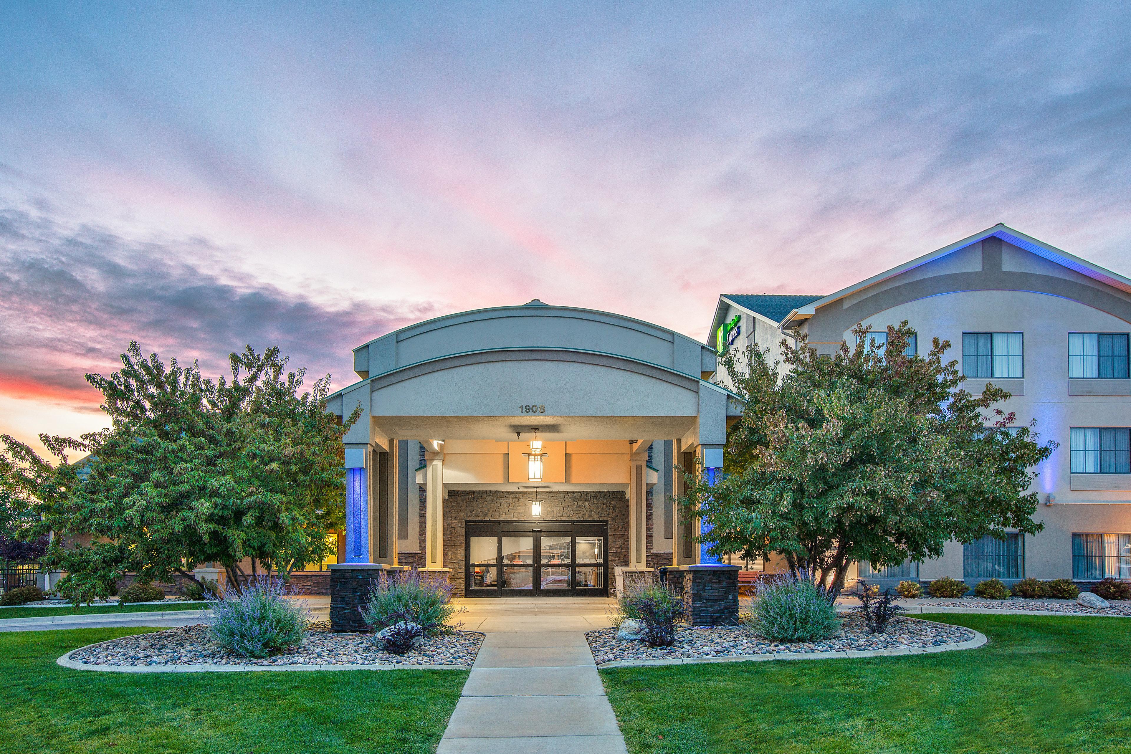 Holiday Inn Express Hotel & Suites Gillette By Ihg Bagian luar foto