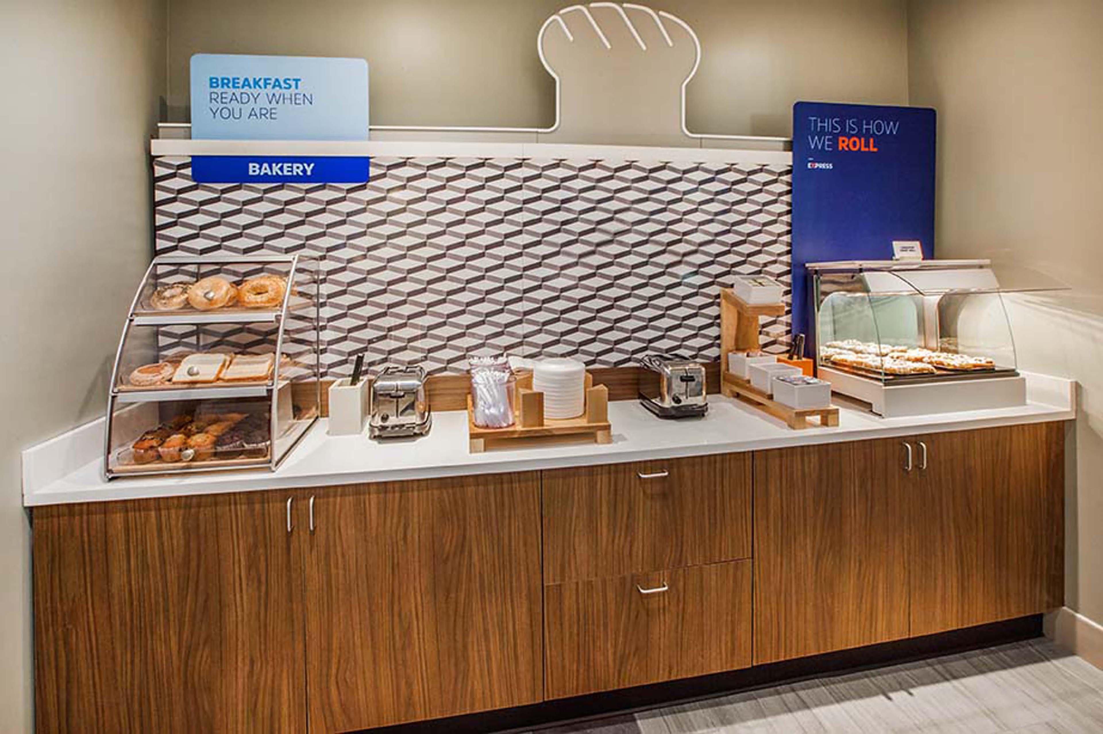 Holiday Inn Express Hotel & Suites Gillette By Ihg Bagian luar foto