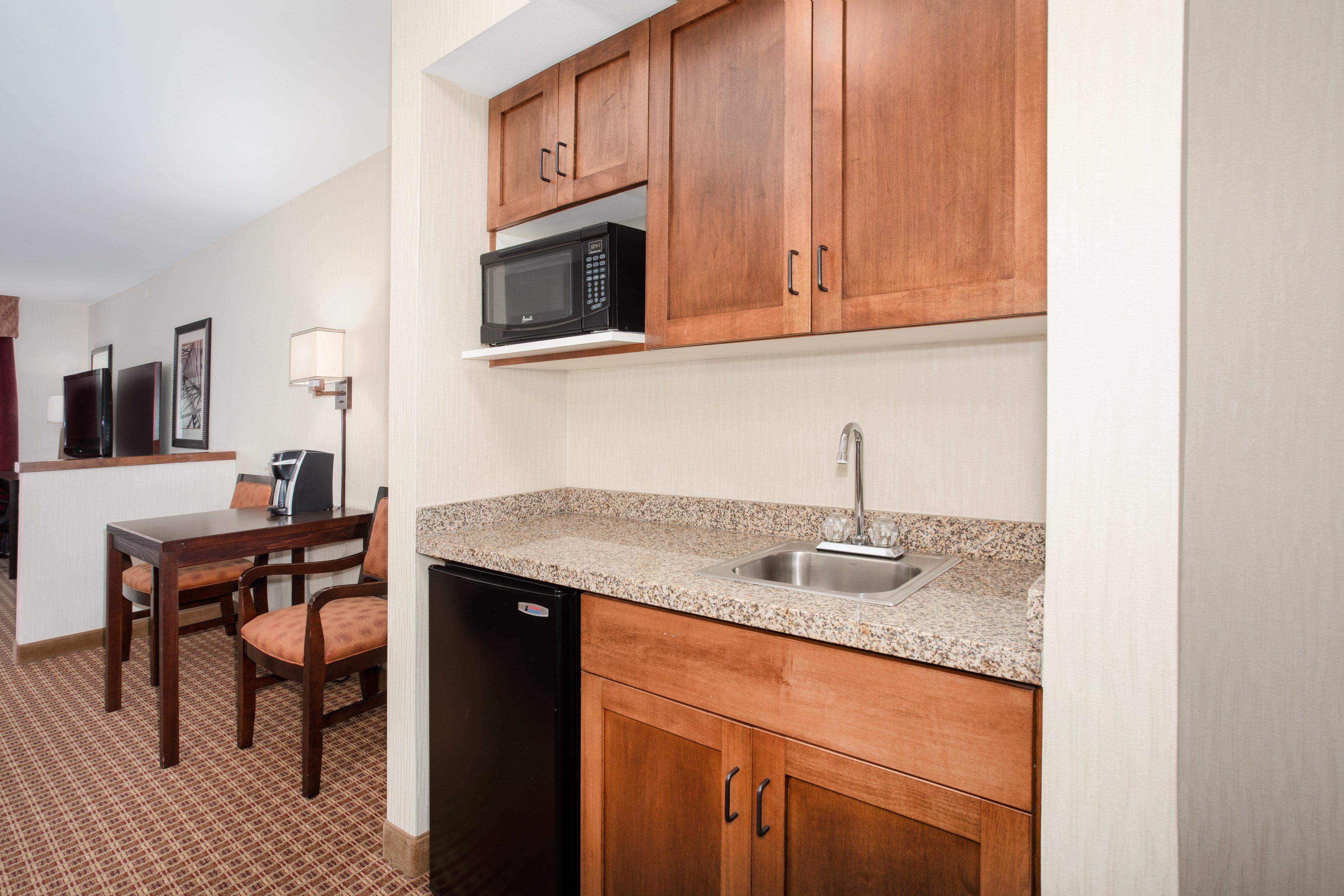 Holiday Inn Express Hotel & Suites Gillette By Ihg Bagian luar foto