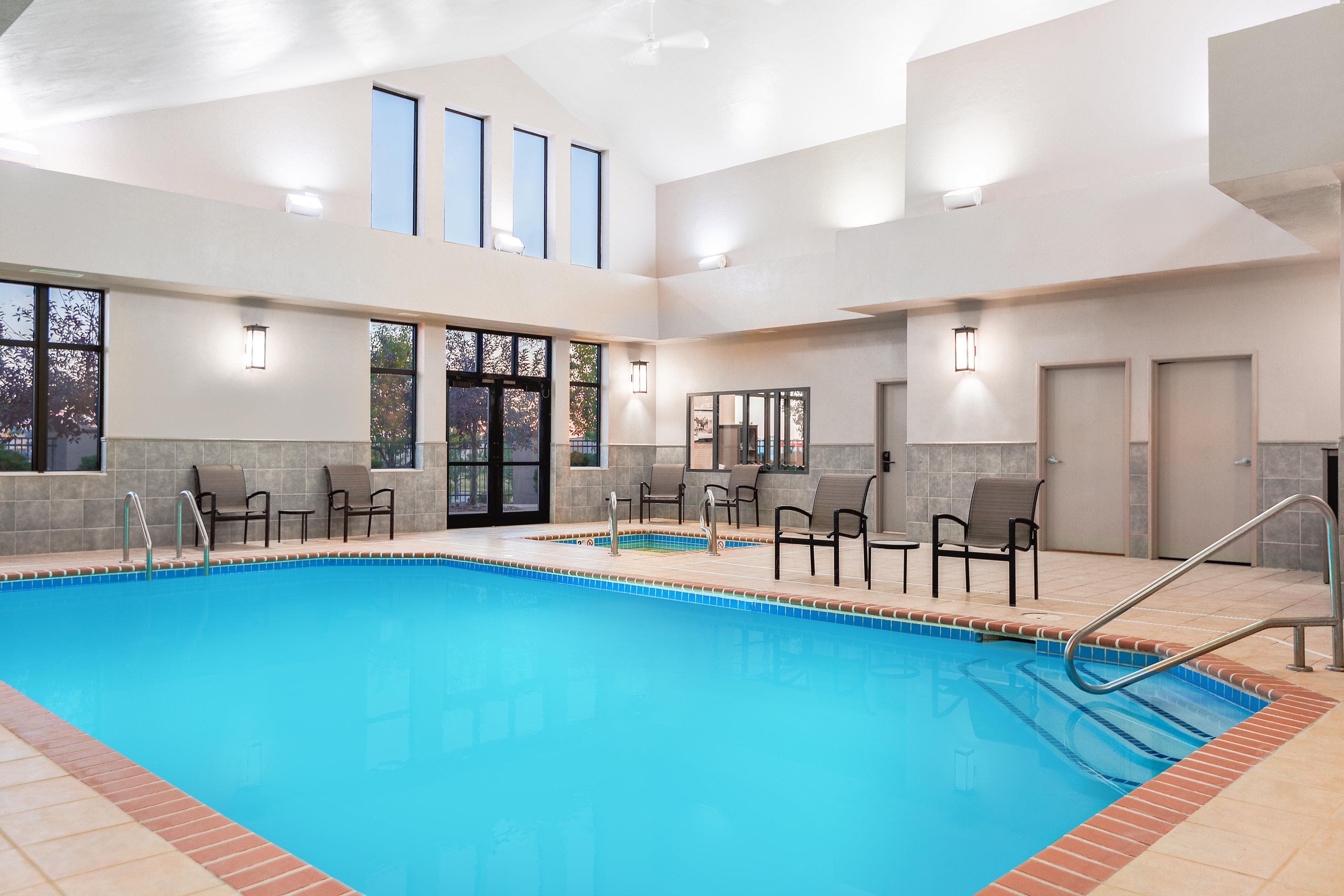 Holiday Inn Express Hotel & Suites Gillette By Ihg Bagian luar foto